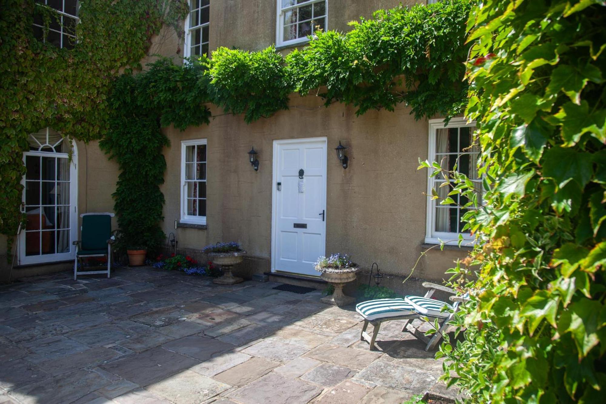 Clemenstone House B&B Cowbridge Exterior photo